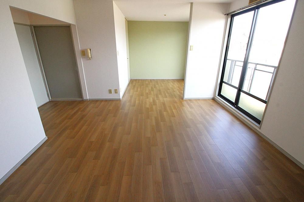 �y���ԁE���r���O�z�@