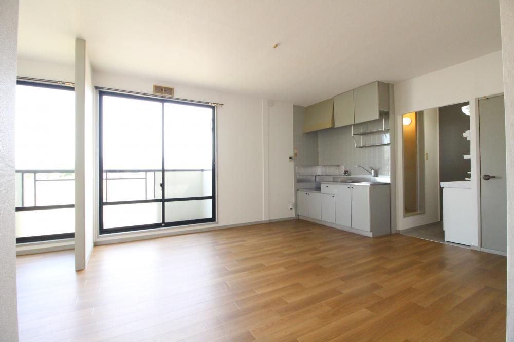 �y�����E���r���O�z�@