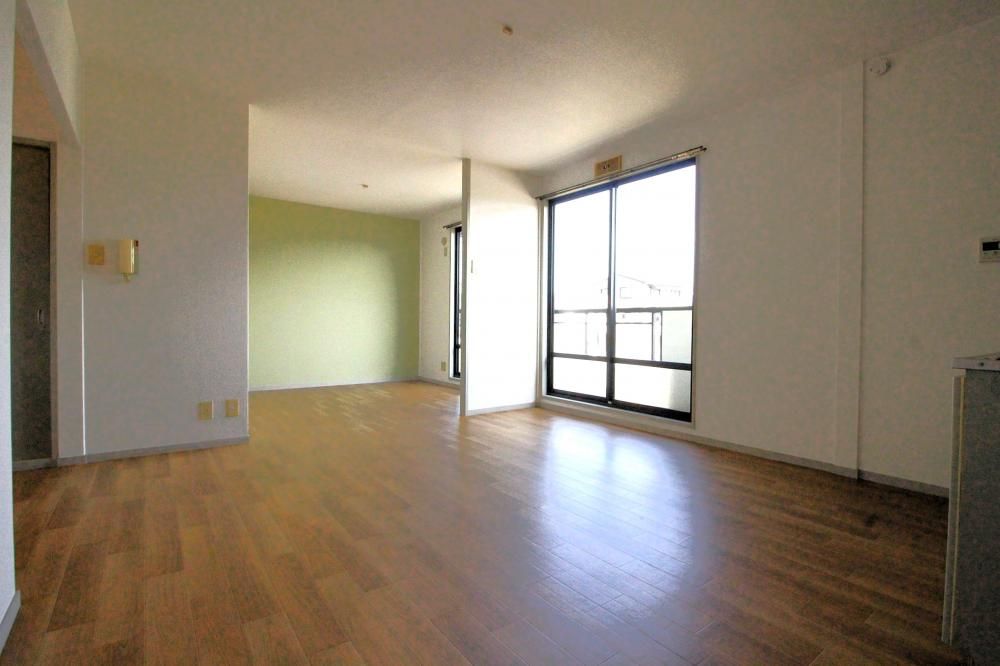 �y�����E���r���O�z�@