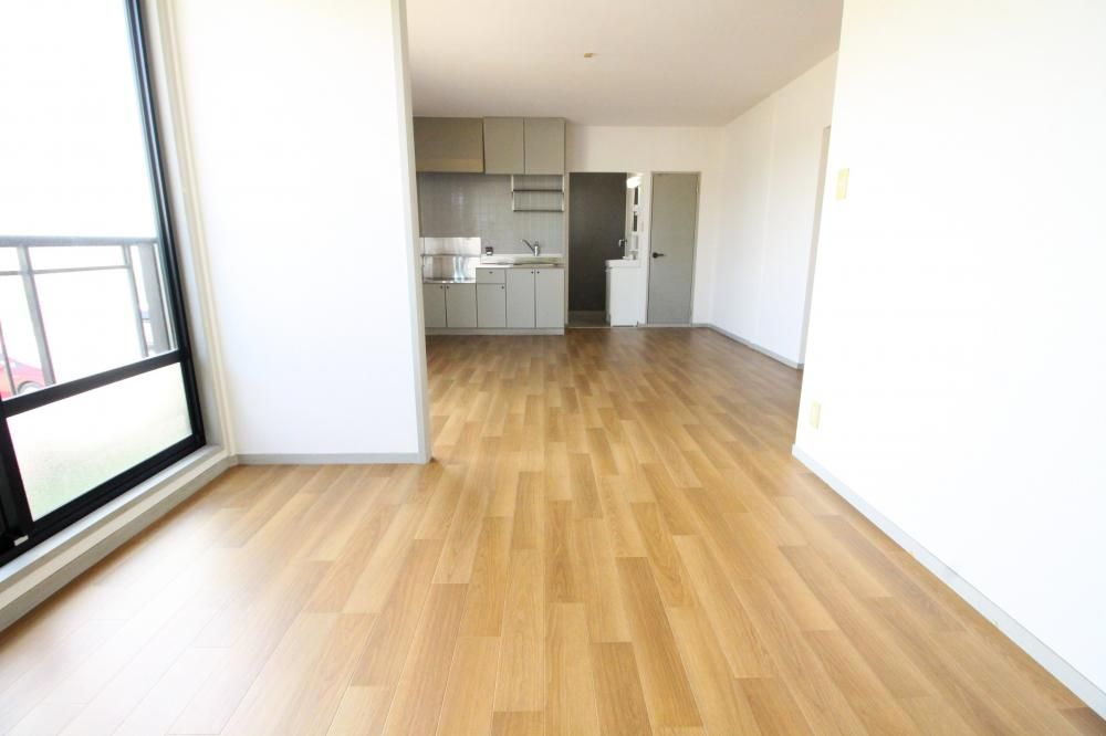 �y�����E���r���O�z�@