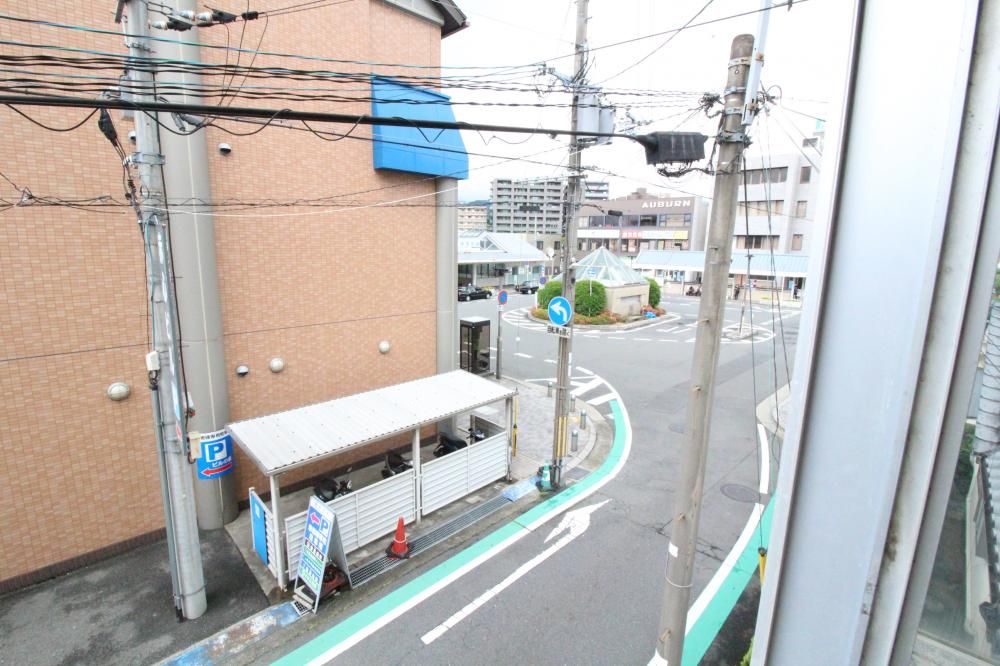 �y���]�z�@