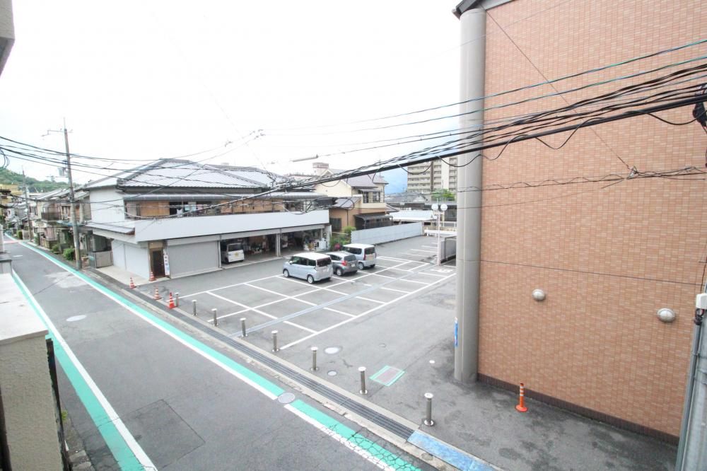 �y���]�z�@