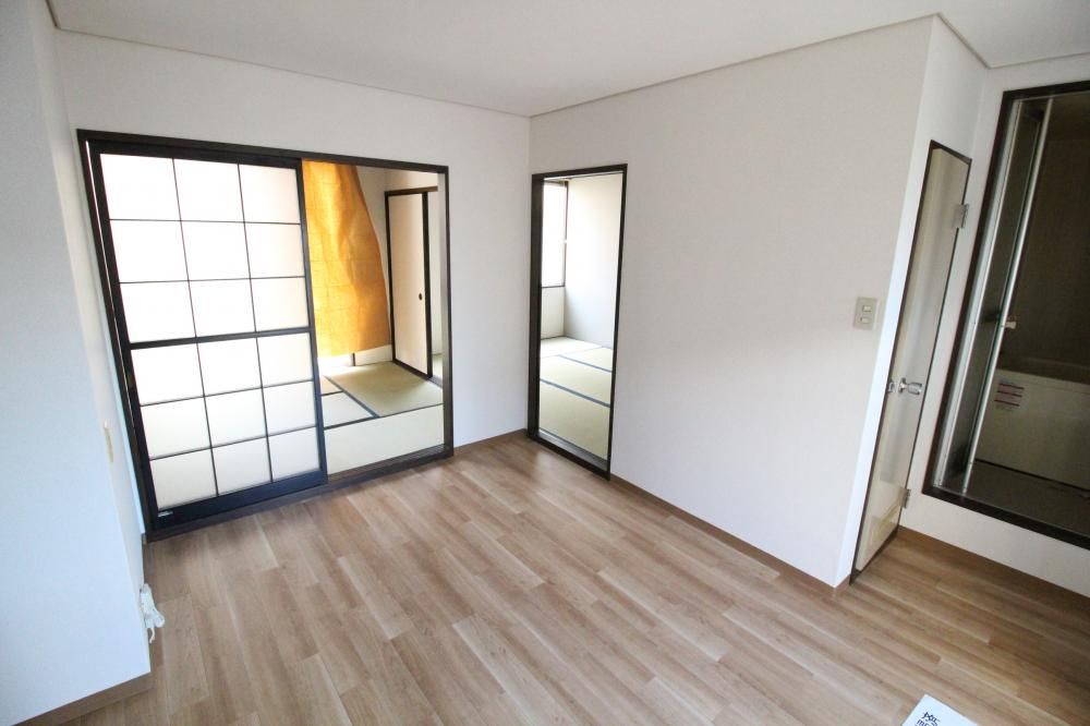 �y�����E���r���O�z�@