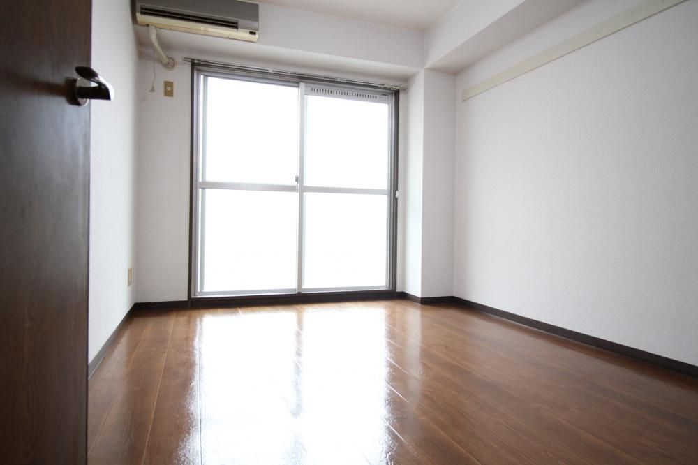 �y���ԁE���r���O�z�@