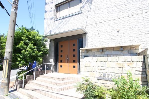 �y�Z�L�����e�B�z�@