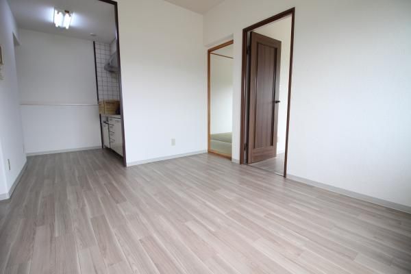 �y���ԁE���r���O�z�@